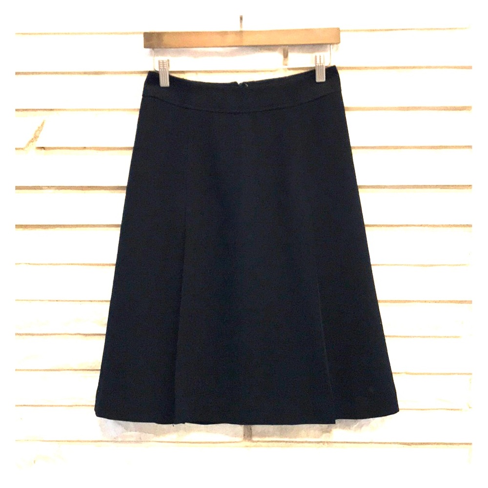 H&M Black pleated skirt